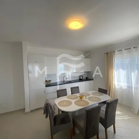 Majestic 871 Durrës